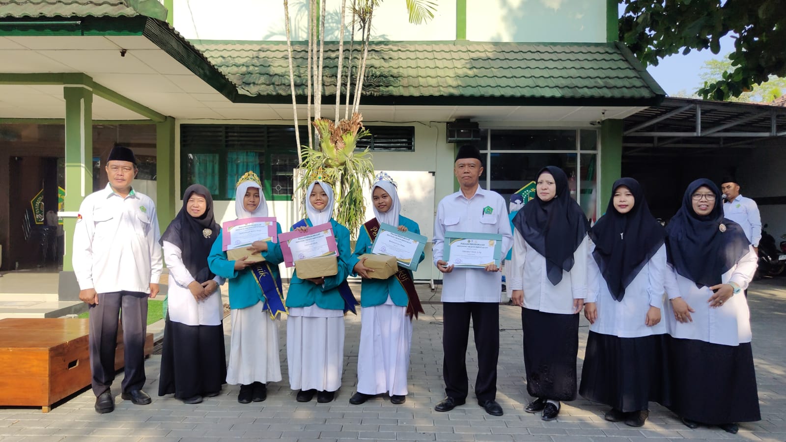 Perpustakaan Darul Ilmi MTs Negeri 6 Kulon Progo Berikan Reward kepada Pengunjung dan Pembaca Terbaik